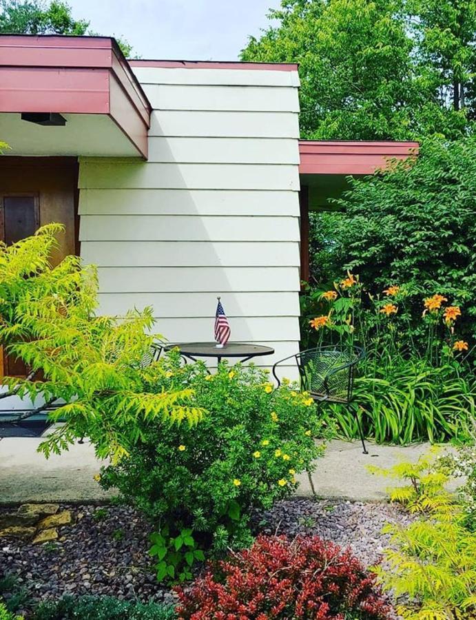The Usonian Inn Llc Spring Green Kültér fotó